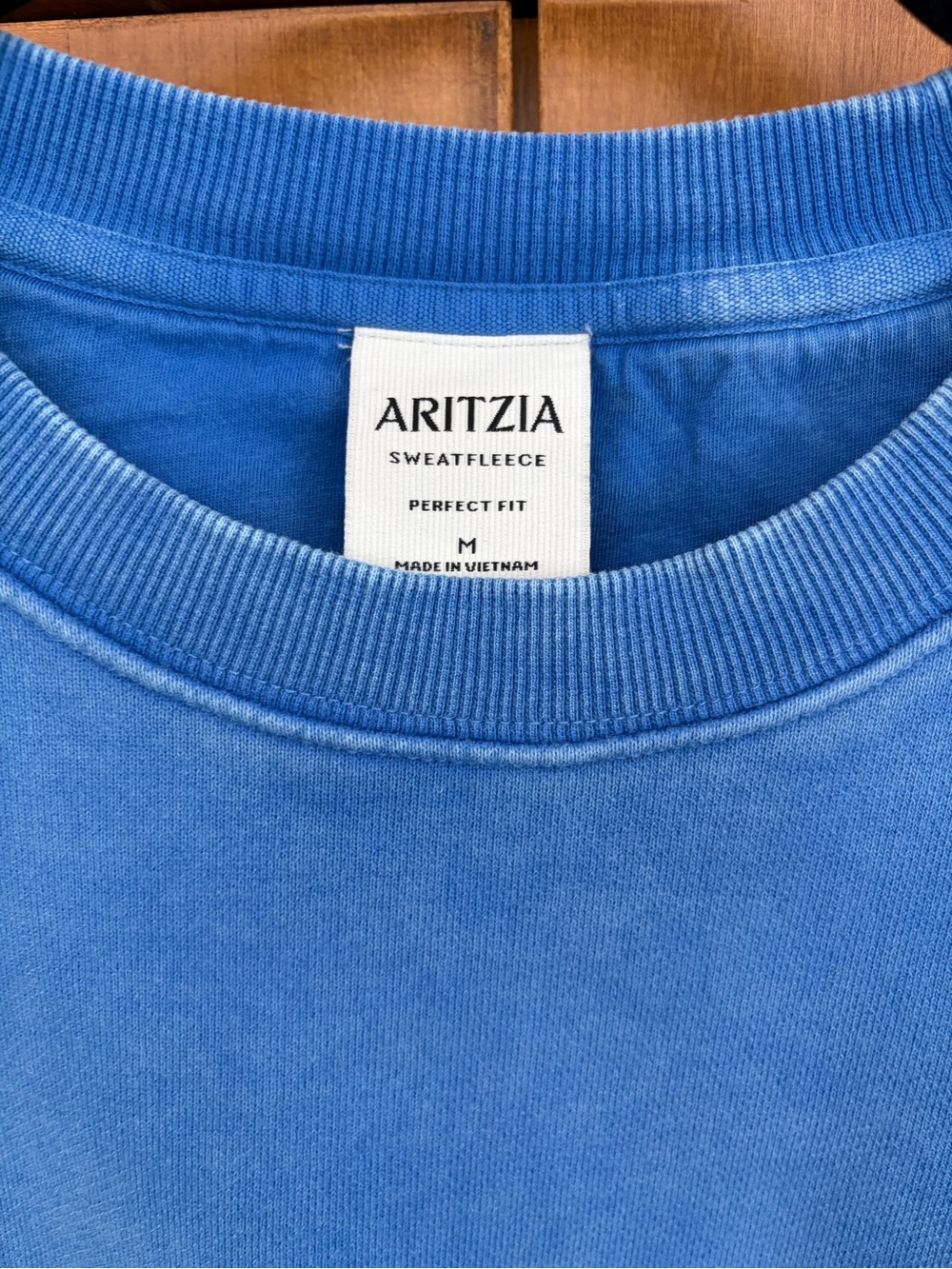 Aritzia Cozy Sweatfleece Perfect Crew Sweatshirt Sun-Faded Jazz Blue - Picture 2 of 8